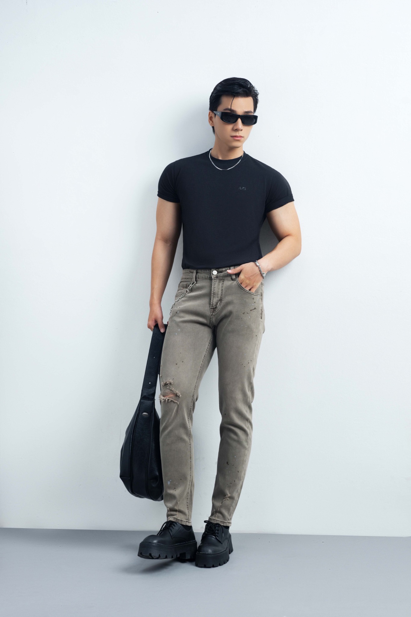 T740 FACTORY REGULAR FIT BASIC T-SHIRT - BLACK