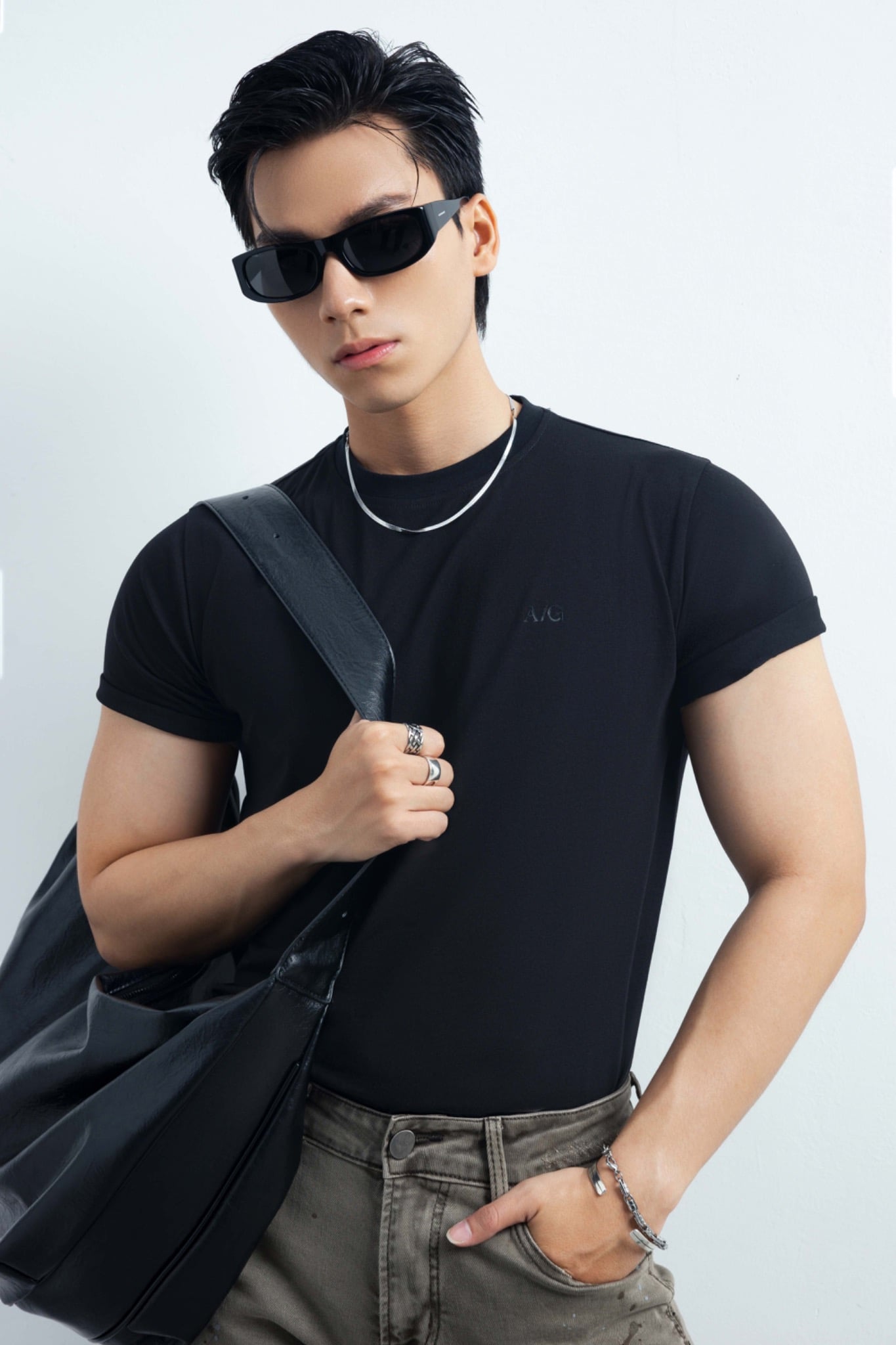 T740 FACTORY REGULAR FIT BASIC T-SHIRT - BLACK