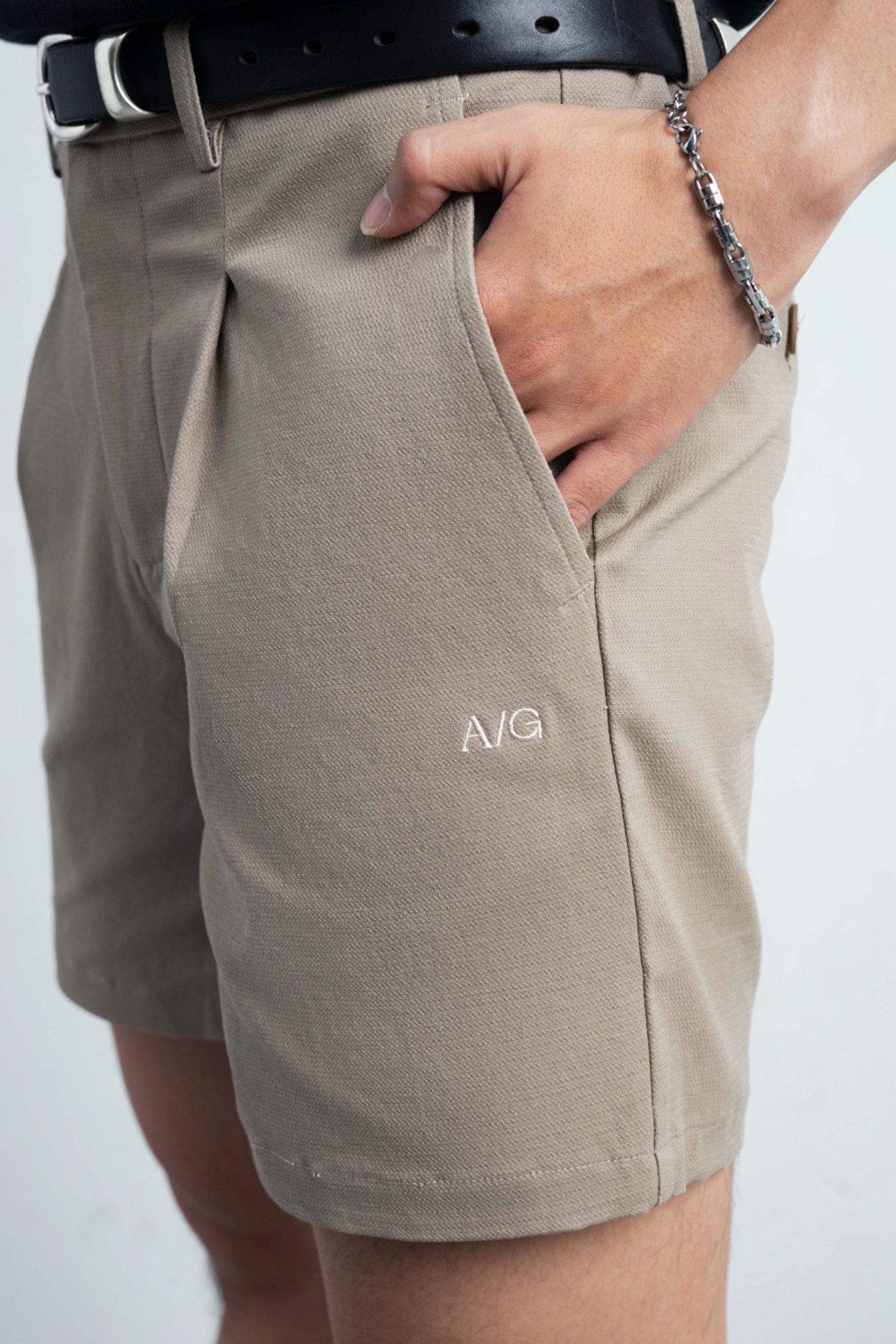 TT14 A/G SLIM FIT KHAKI SHORTS - BEIGE