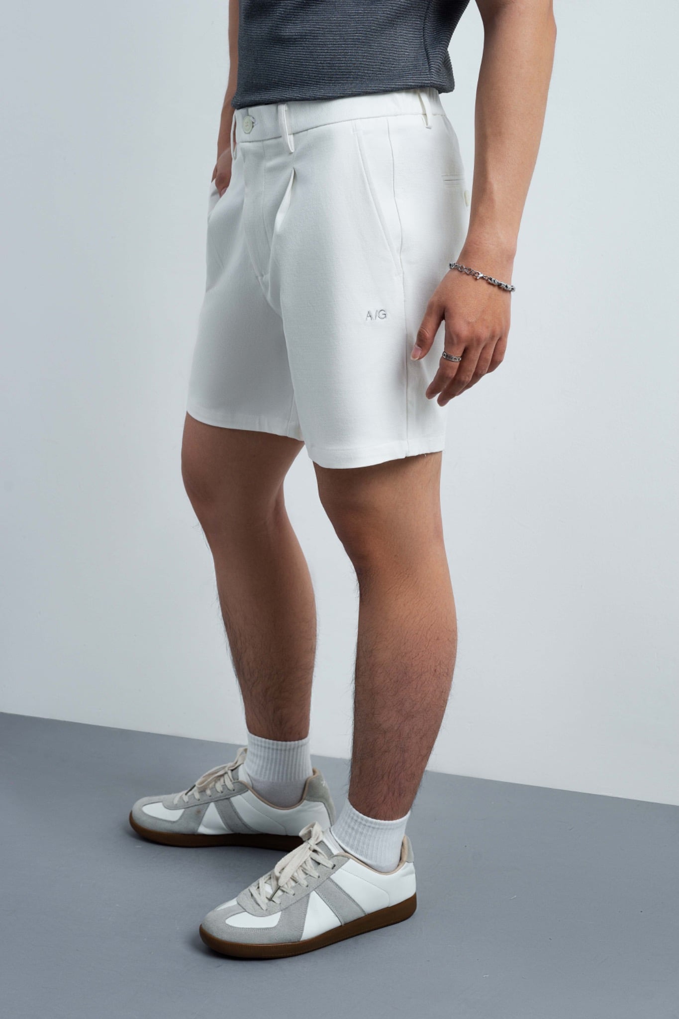 TT14 A/G SLIM FIT KHAKI SHORTS - WHITE