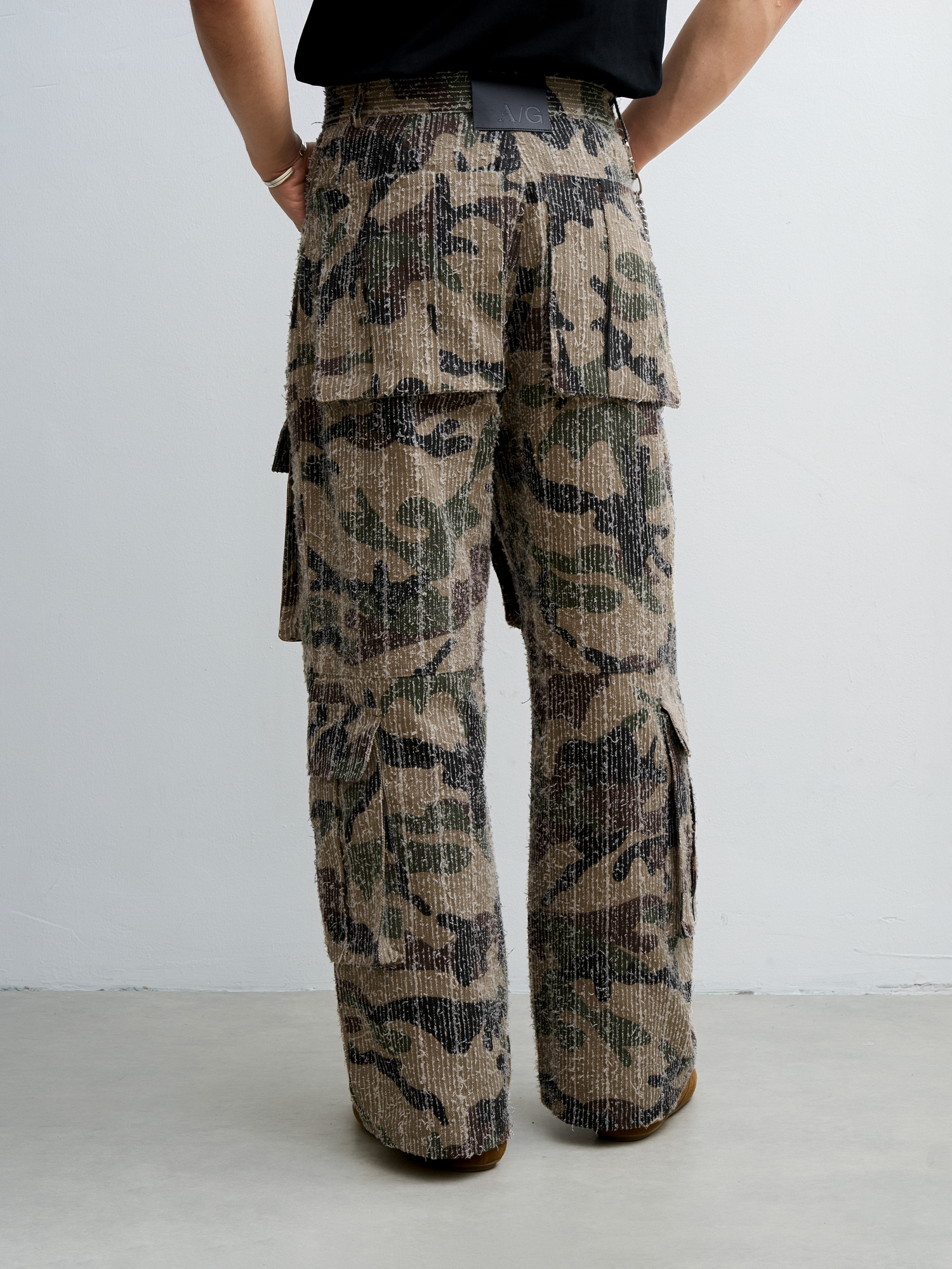 TT24 PREMIUM CAMO CARGO LOOSE FIT PANTS - BEIGE
