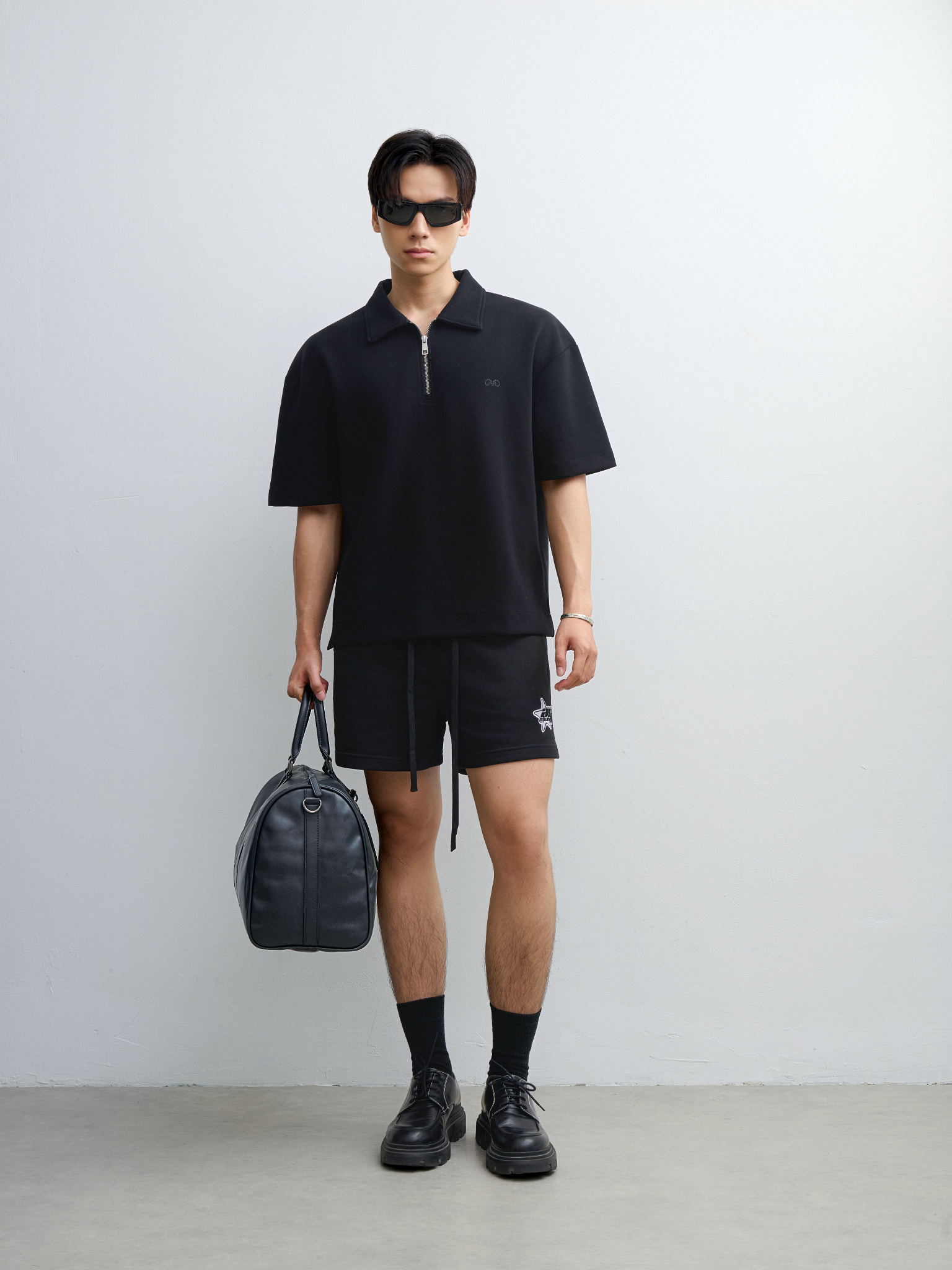 R1 LOOSE FIT POLO ZIP A/G LOGO - BLACK