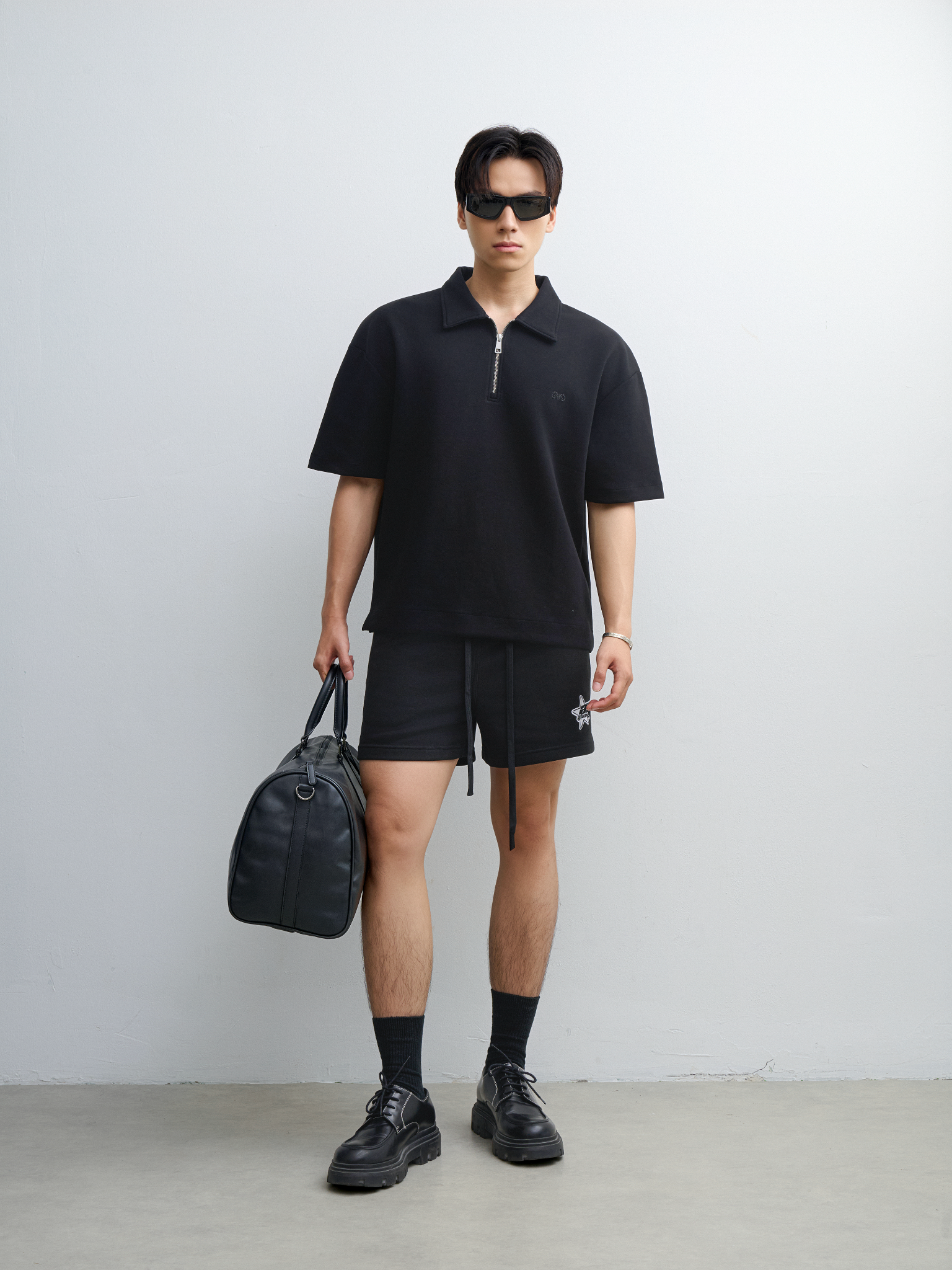 R1 LOOSE FIT POLO ZIP A/G LOGO - BLACK