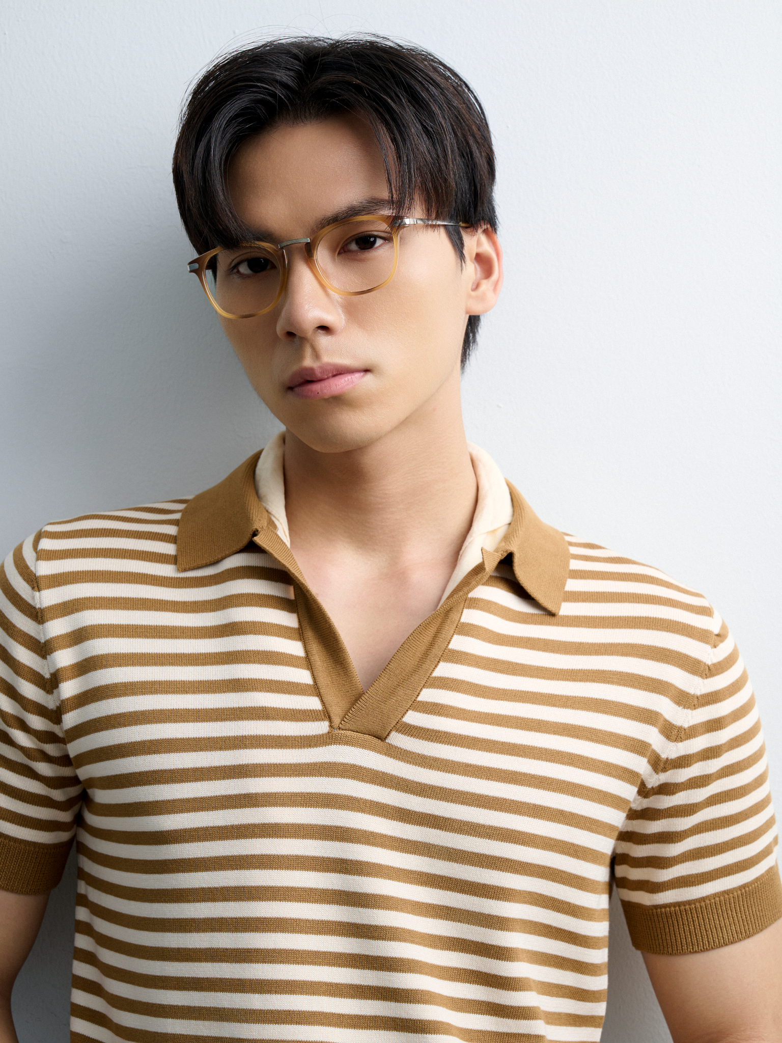 N563 CONTRAST STRIPED BUTTONLESS POLO -  OFF-WHITE
