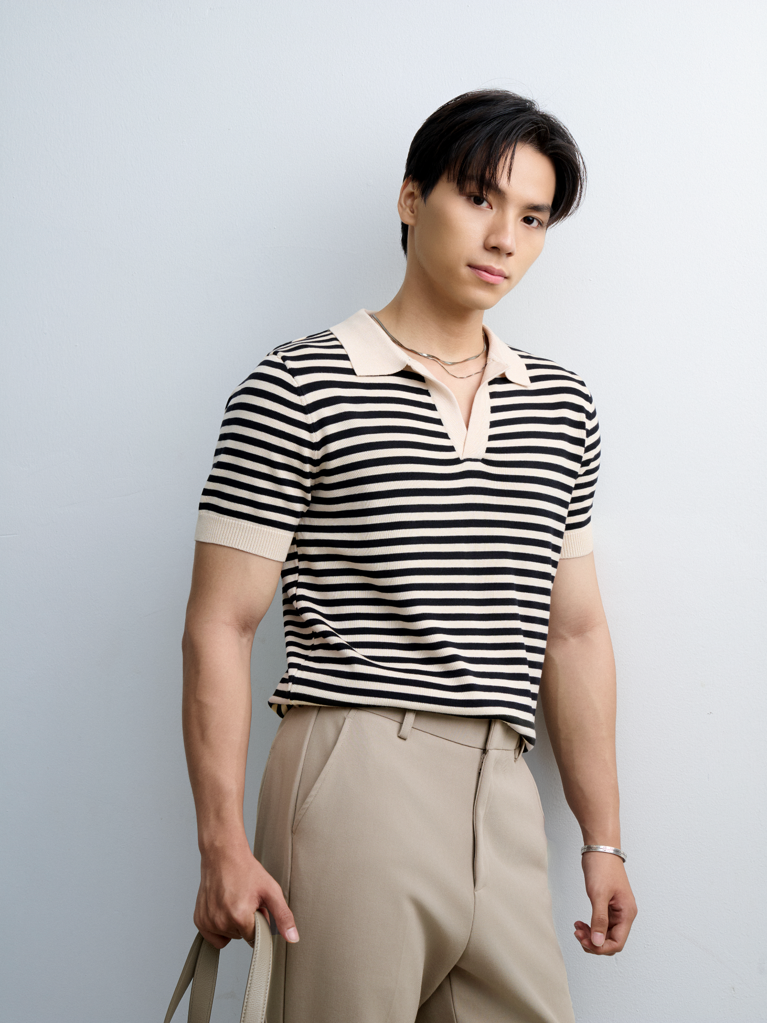 N563 CONTRAST STRIPED BUTTONLESS POLO -  OFF-WHITE