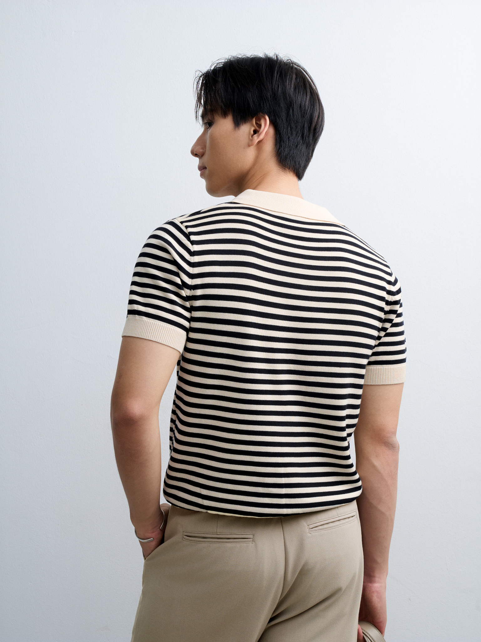 N563 CONTRAST STRIPED BUTTONLESS POLO -  OFF-WHITE