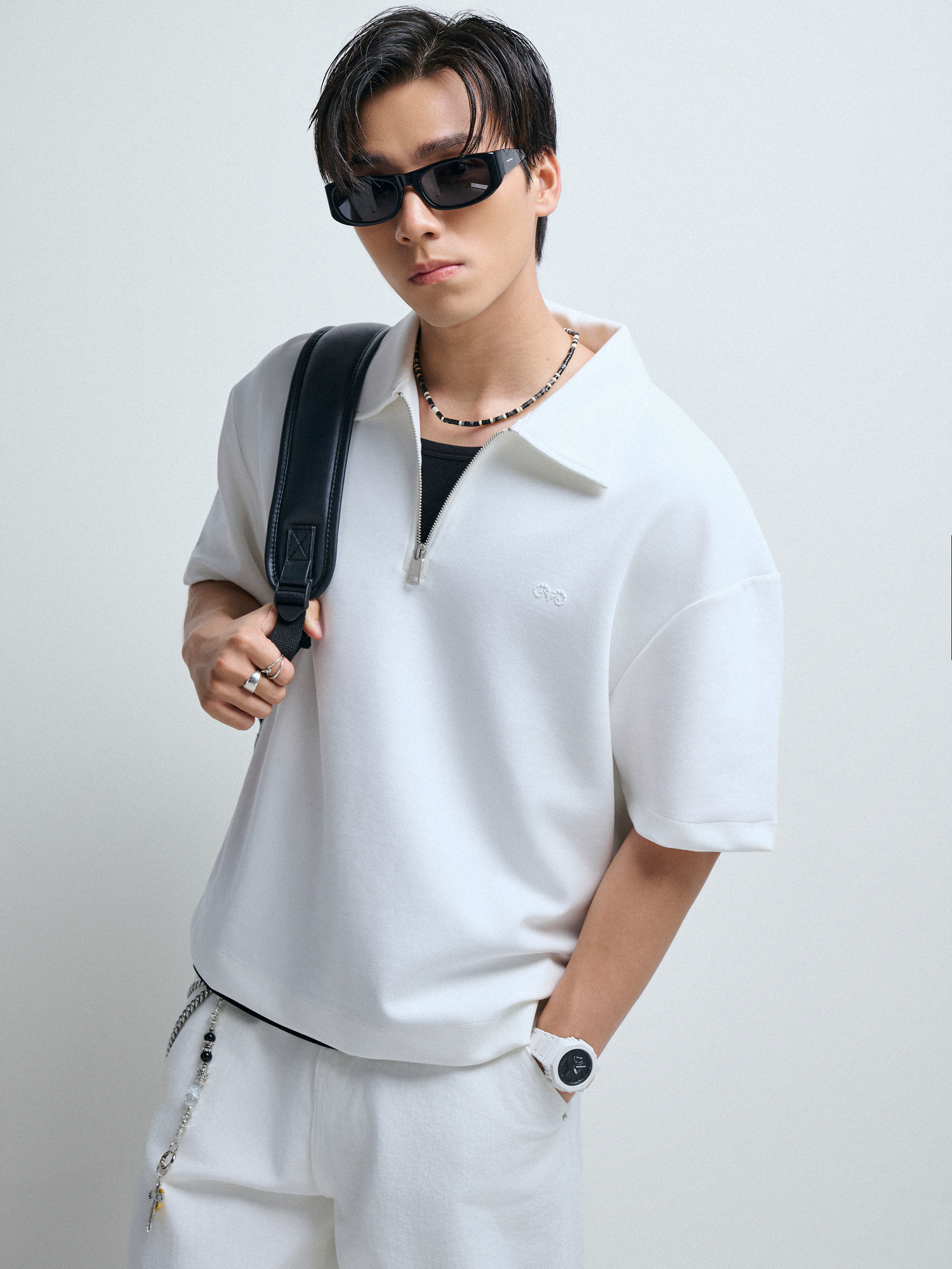 R1 LOOSE FIT POLO ZIP A/G LOGO - WHITE