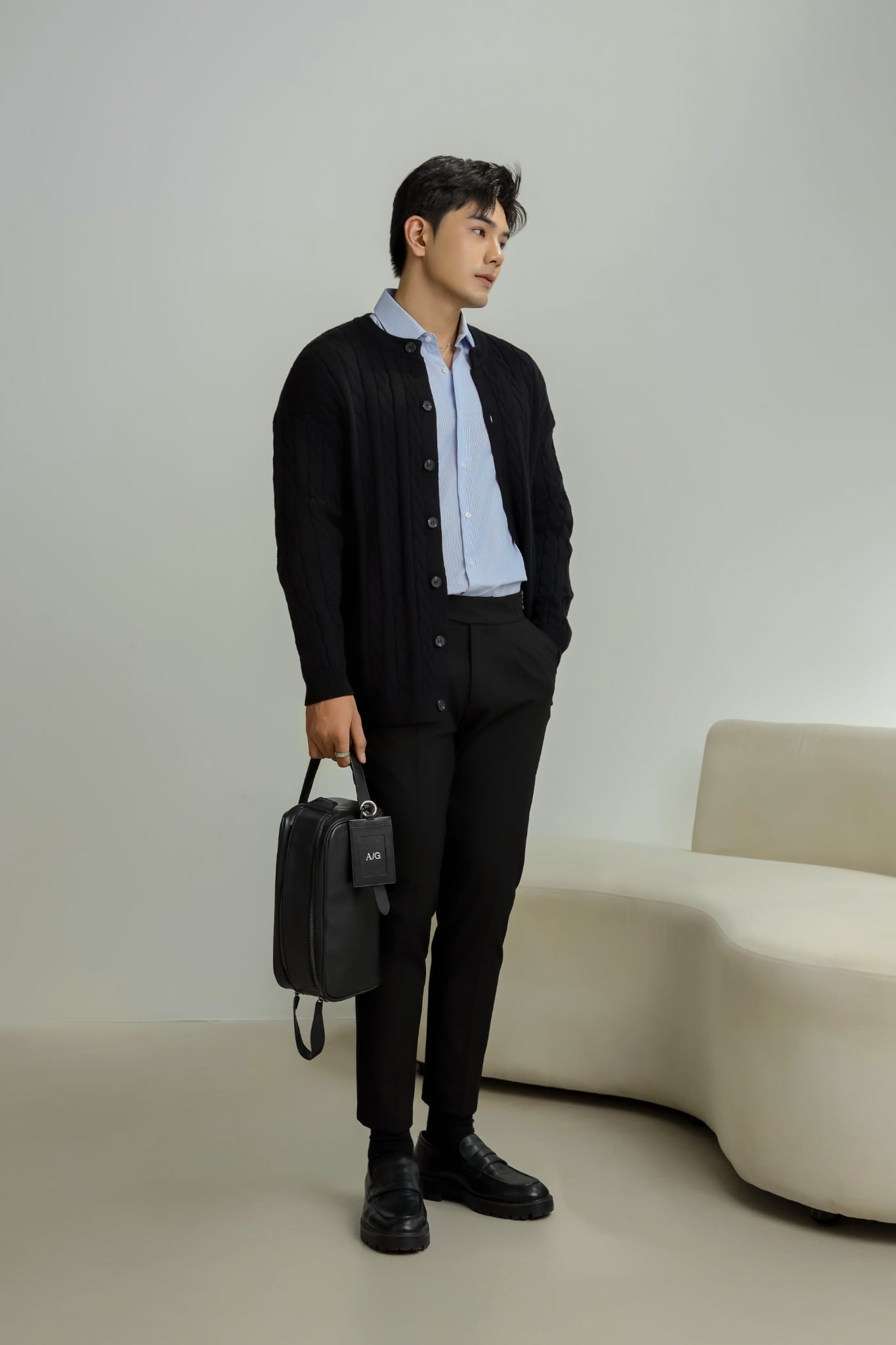 AG751 CABLE KINIT CREWKNECK CARDIGAN - BLACK