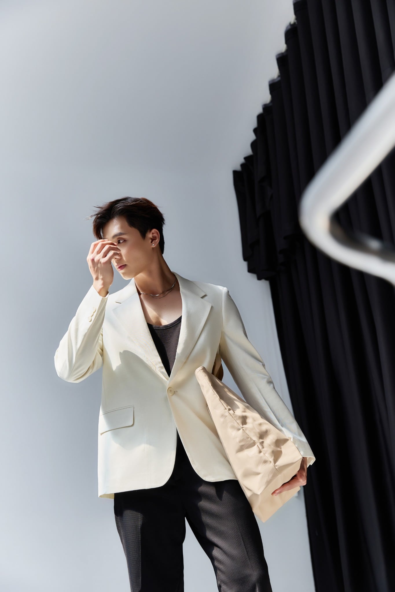 AGZ1 STUDIO LOOSE FIT VEST - OFF WHITE