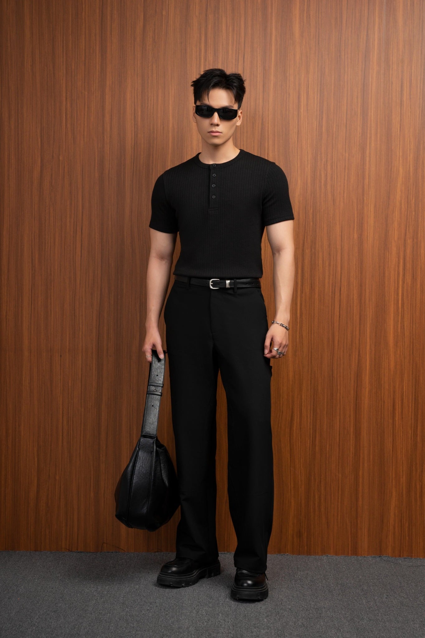 AGQ01 PREMIUM SLIM FIT HENLEY TSHIRT - BLACK