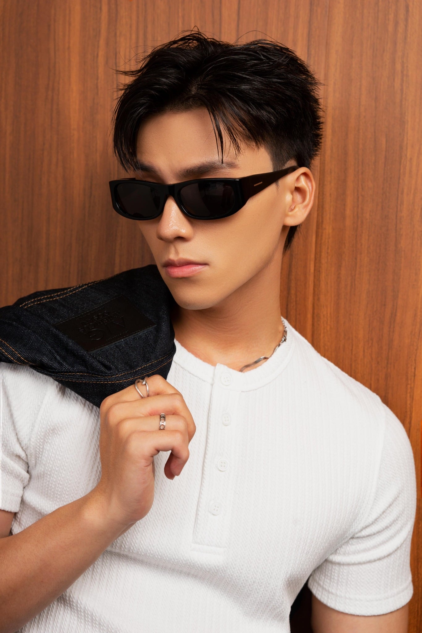 AGQ01 PREMIUM SLIM FIT HENLEY TSHIRT - WHITE