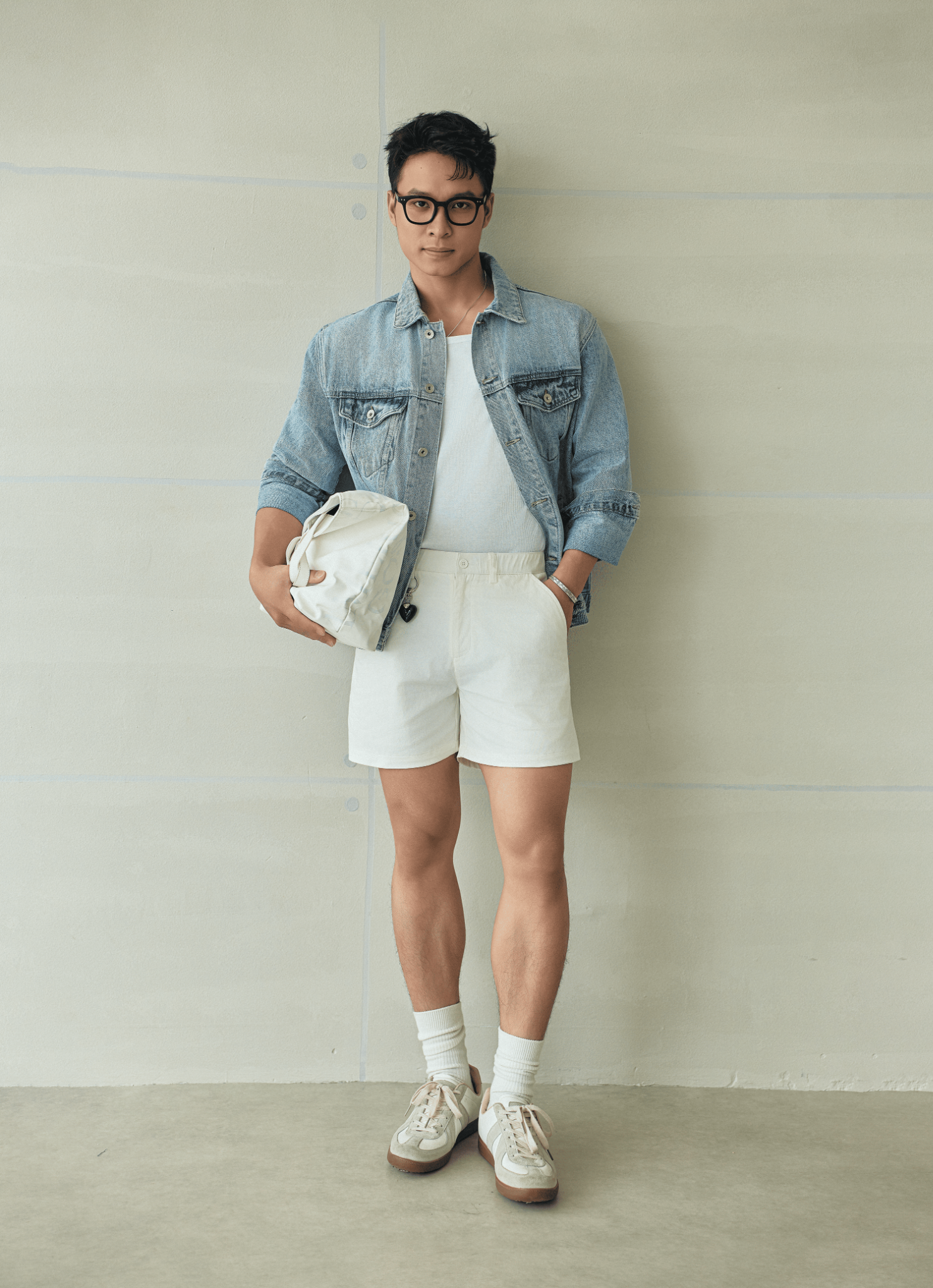 AG523 SIGNATURE SLIMFIT EASY KHAKI SHORTS- WHITE