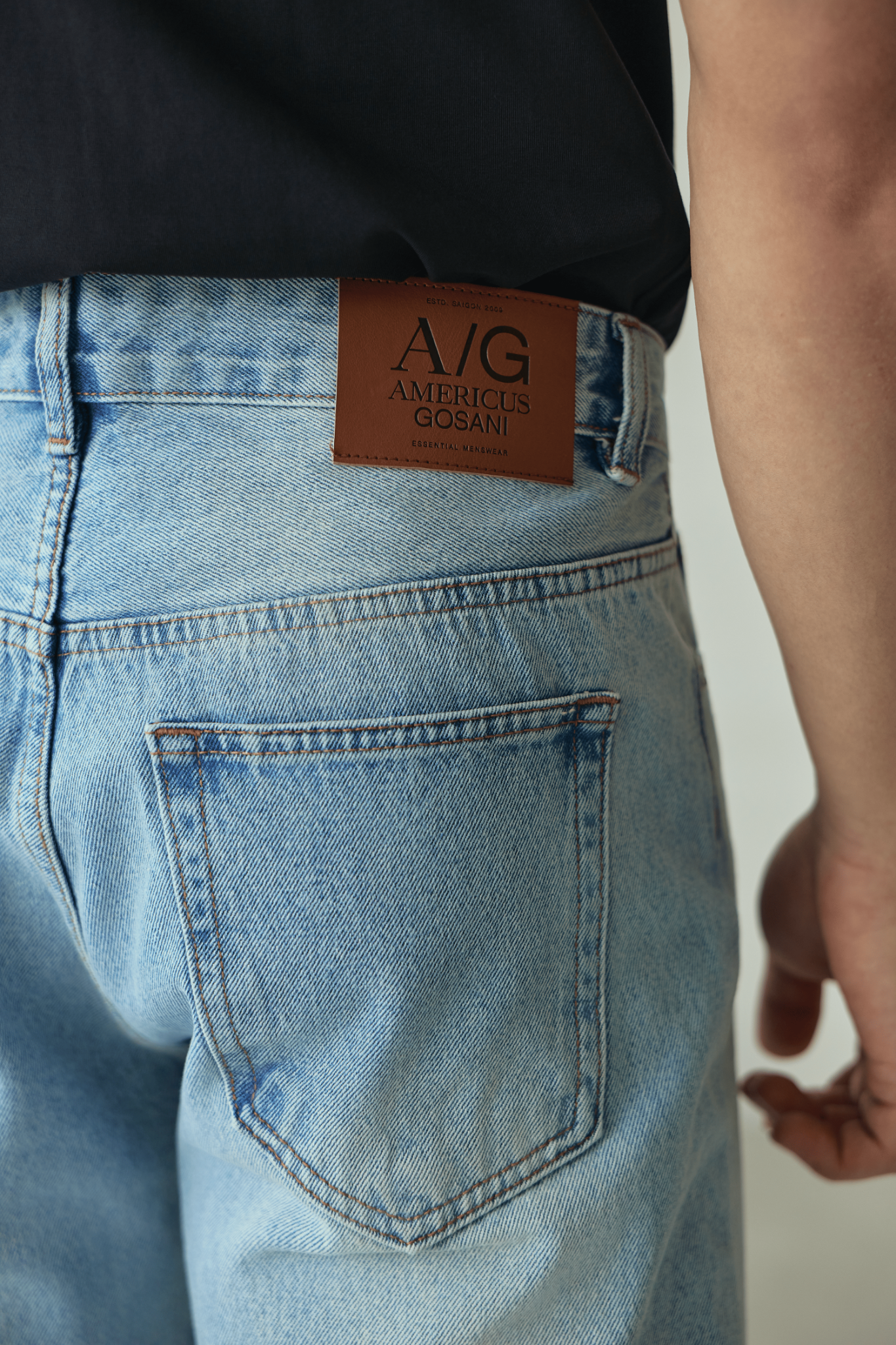 M01 CARROT FIT JEANS - LIGHT BLUE