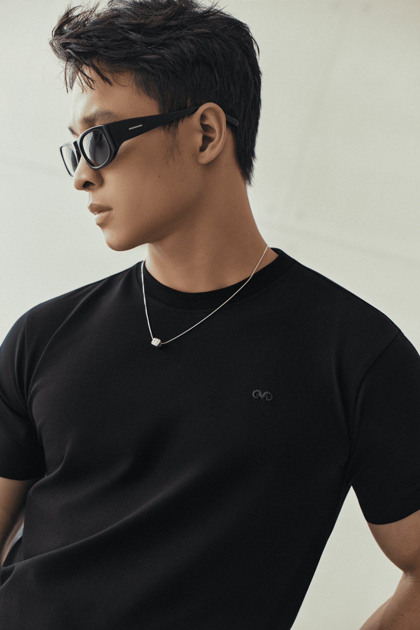 T740 FACTORY REGULAR FIT BASIC T-SHIRT - BLACK
