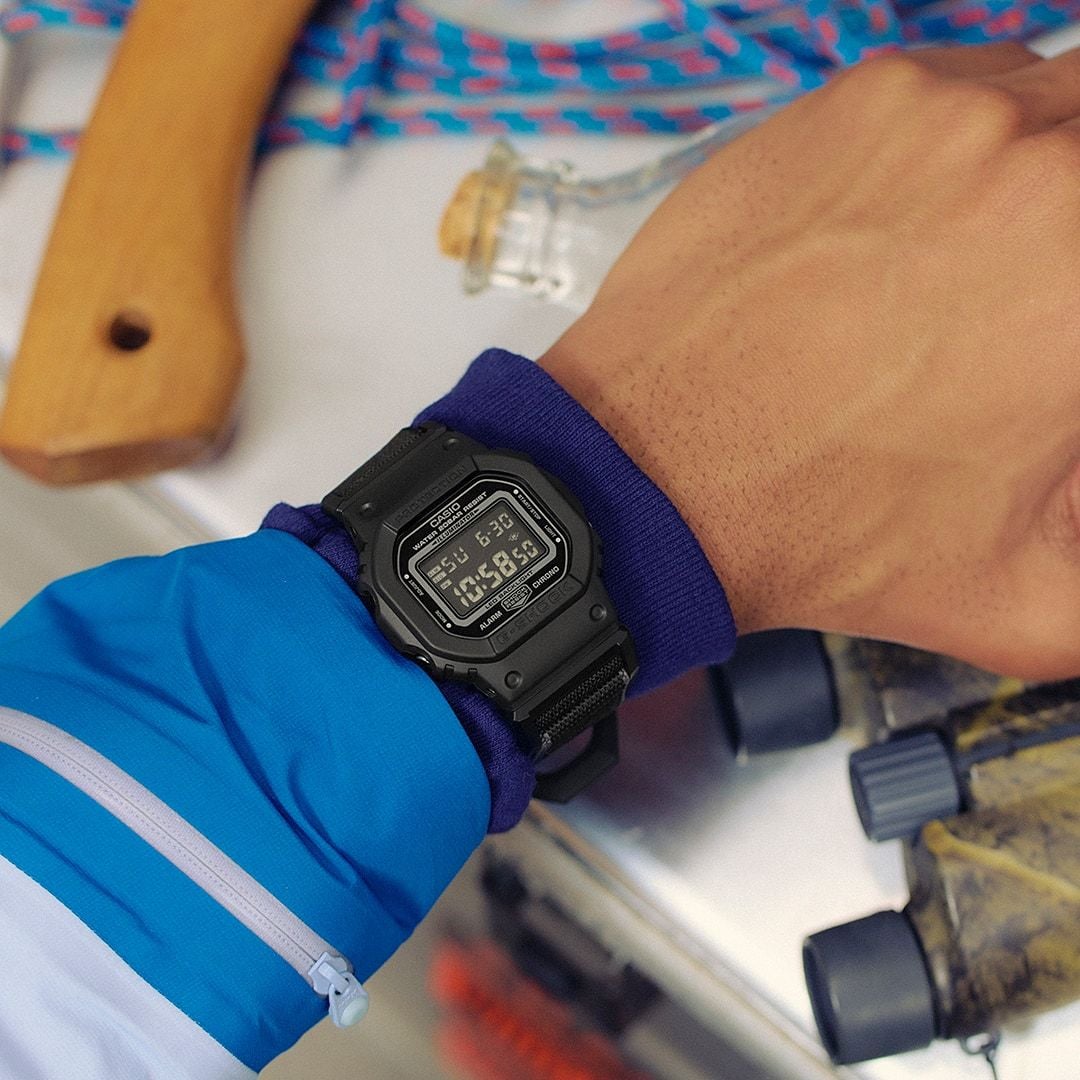 Đồng hồ CASIO G-SHOCK DW-5600MNC-1DR Chính Hãng