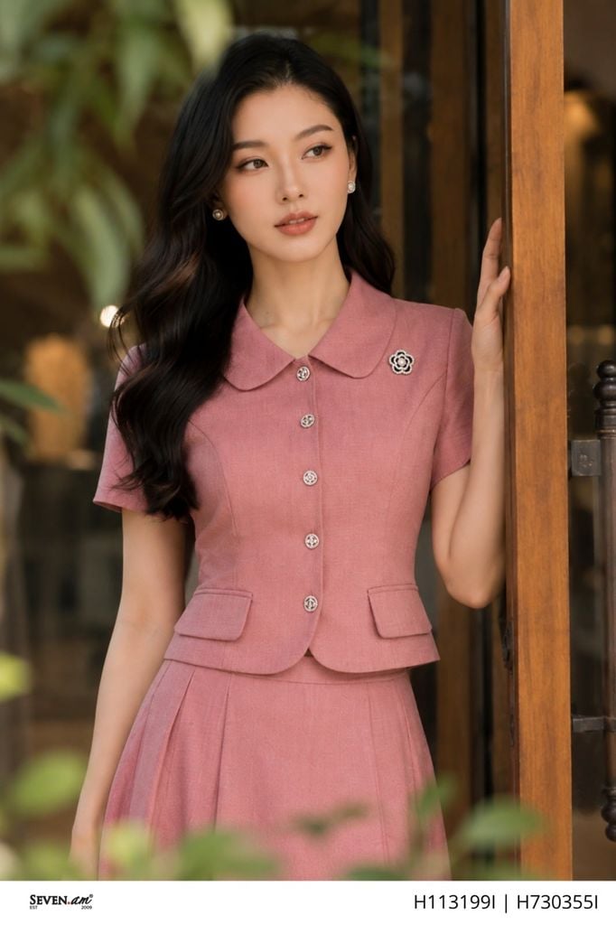 Áo ký giả hồng dusty rose cổ bẻ charm hoa cài thời trang nữ Seven.AM H113199I