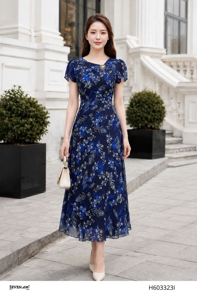 Đầm midi xanh navy tơ họa tiết hoa trừu tượng trắng kem thanh lịch thời trang nữ Seven.AM H603323I