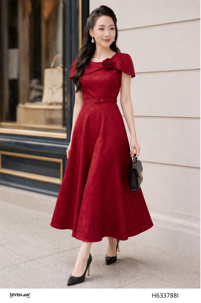 Đầm midi đỏ ruby lụa vân đính hoa vai kèm đai thanh lịch thời trang nữ Seven.AM H633788I