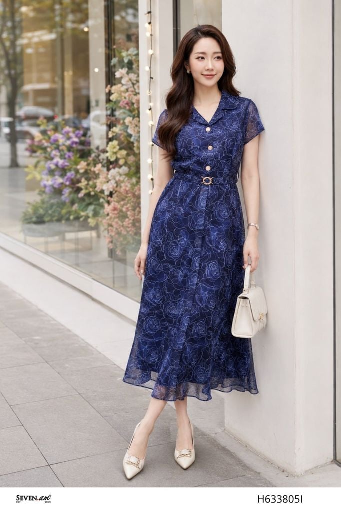 Đầm xòe xanh navy tơ họa tiết hoa hồng trắng kem thắt eo thời trang nữ Seven.AM H633805I