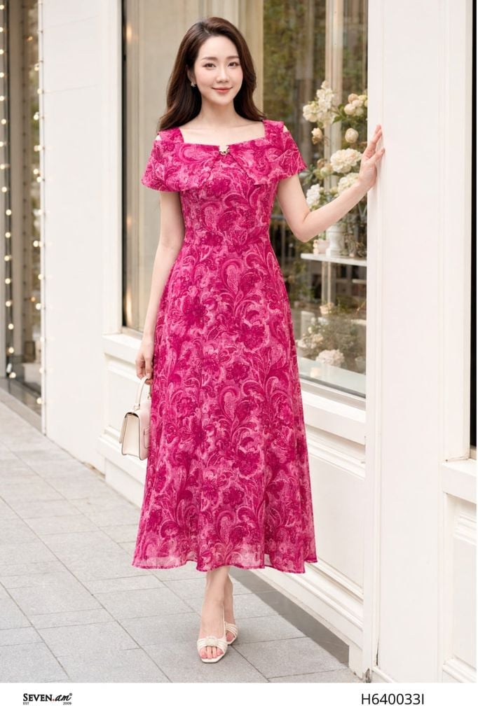 Đầm xòe tơ hồng họa tiết hoa văn cổ vuông hở vai thời trang nữ Seven.AM H640033I