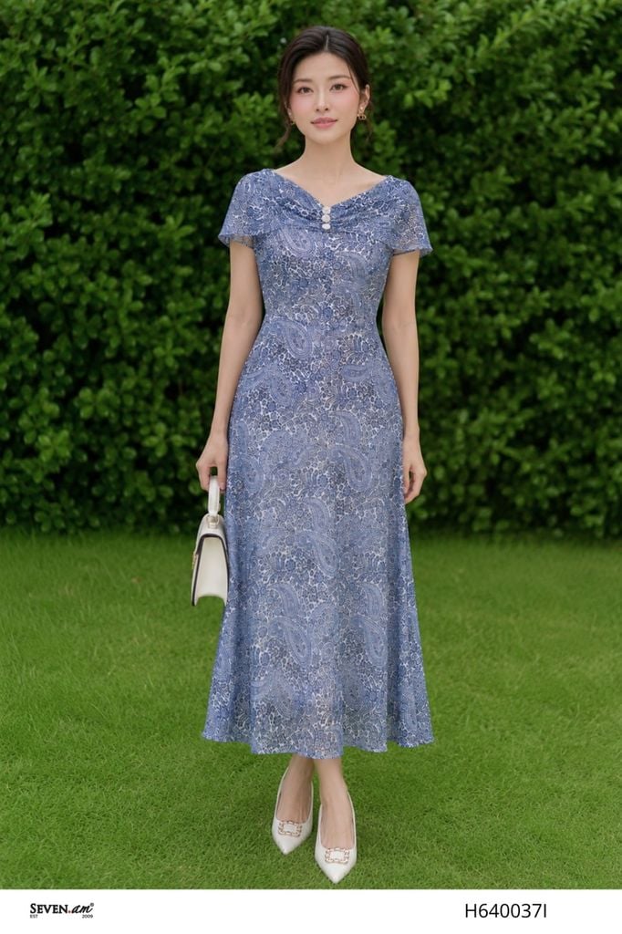Đầm xòe xanh trắng chiffon họa tiết paisley cổ cách điệu thanh lịch thời trang nữ Seven.AM H640037I