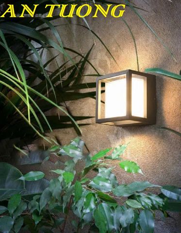Đèn ốp tường hàng rào sân vườn ngoài trời đẹp hiện đại