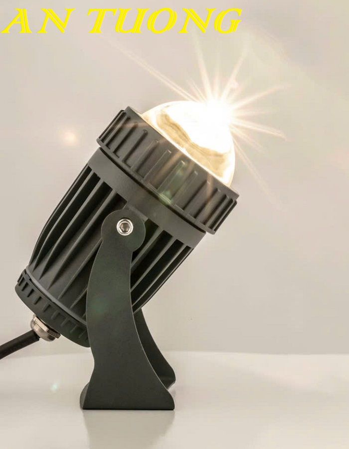 Đèn rọi cột 10w ngoài trời rọi xa 20m LED ánh sáng vàng