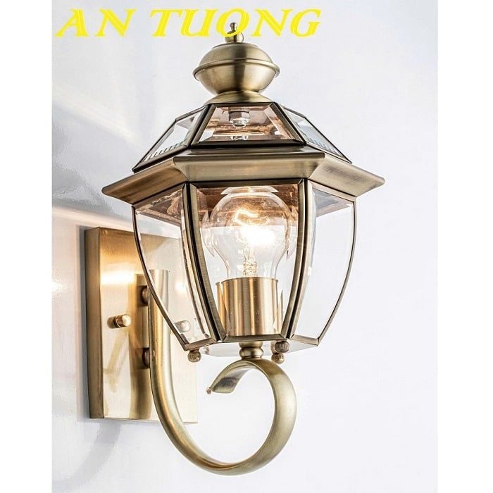Đèn treo tường ngoài trời cổ điển bằng đồng cao cấp 050