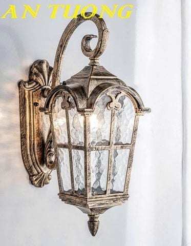 Đèn treo tường cổ điển ngoài trời trang trí hàng rào sân vườn đẹp
