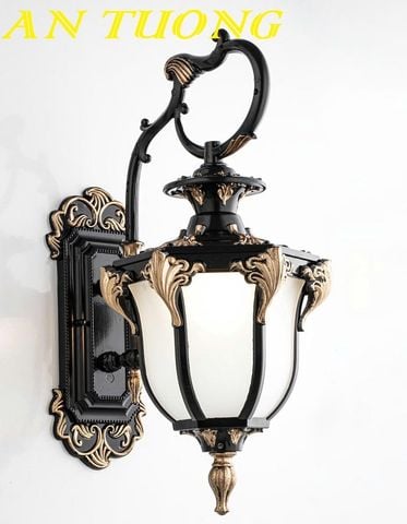 Đèn treo tường cổ điển ngoài trời trang trí hàng rào sân vườn đẹp
