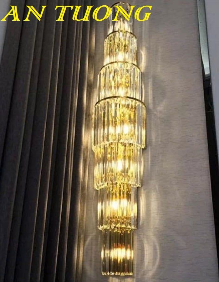 Đèn tường trang trí đẹp gắn tường phòng khách thông tầng hiện đại 043