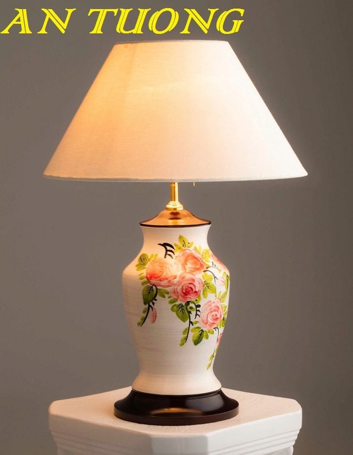 đèn ngủ gốm sứ để bàn tab đầu giường tân cổ điển decor trang trí phòng ngủ tân cổ điển 001