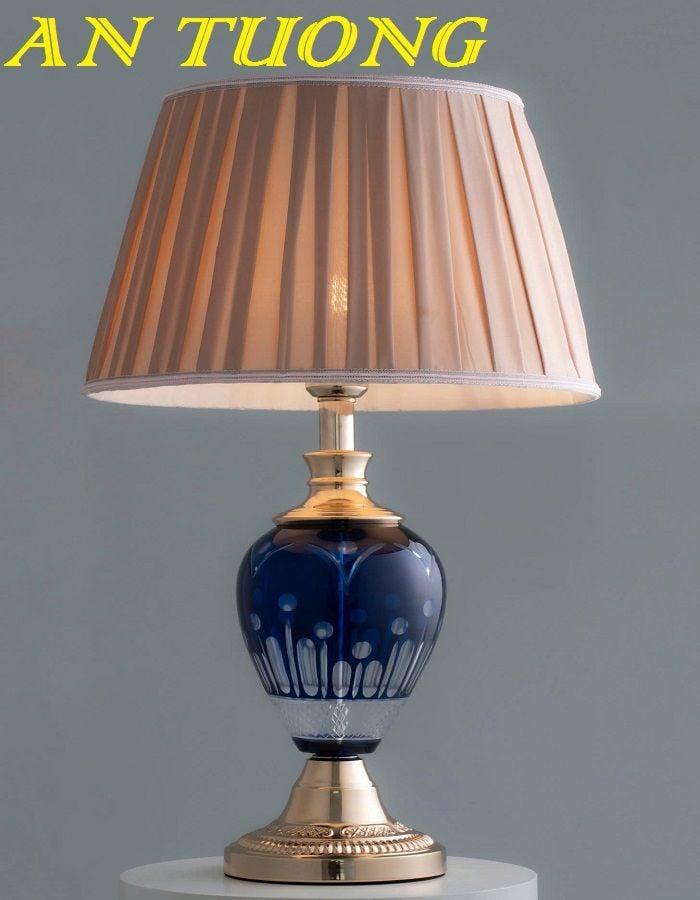 đèn ngủ gốm sứ để bàn tab đầu giường tân cổ điển decor trang trí phòng ngủ tân cổ điển 004