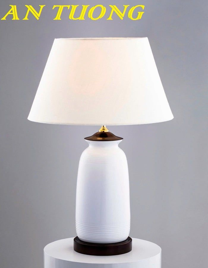 đèn ngủ gốm sứ để bàn tab đầu giường tân cổ điển decor trang trí phòng ngủ tân cổ điển 005