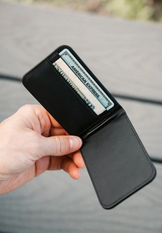 Ví UAG Metropolis Pu Black