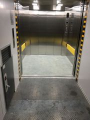 Thang máy tải hàng công nghiệp nhẹ