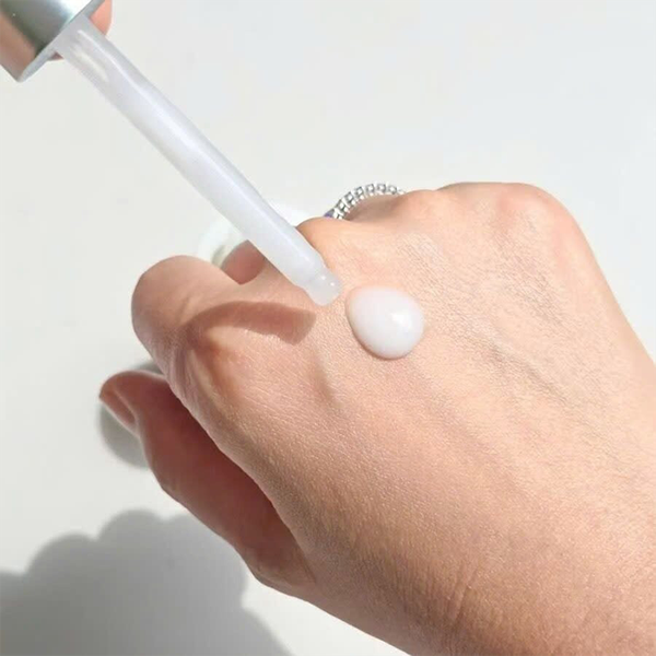 Full Size Tinh Chất Dưỡng Trắng Da Ohui Extreme White MelaToning Dark Spot Ampoule Essence 30ml (Hàng tách set)