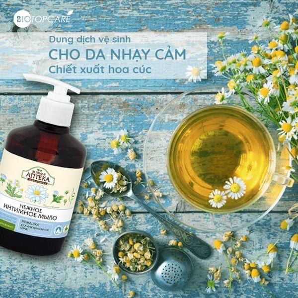 Dung Dịch Vệ Sinh Phụ Nữ Làm Dịu Da, Cân Bằng Độ PH Vùng Kín Green Pharmacy Chiết Xuất Hoa Cúc 370ml
