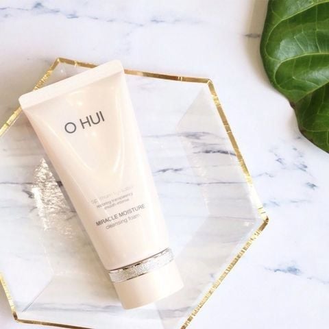 Combo Full Size Sữa Rửa Mặt Dưỡng Ẩm Ohui Miracle Moisture Cleansing Foam 200ml Và Nước Hoa Hồng Tái Sinh Da Ohui The First Geniture Skin Softener 60ml