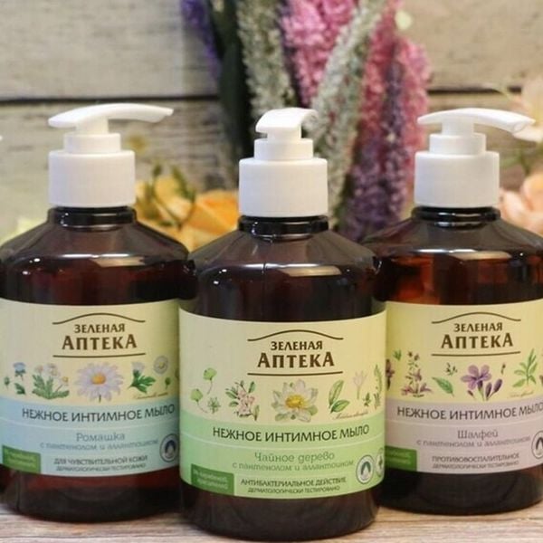 Dung Dịch Vệ Sinh Phụ Nữ Làm Dịu Da, Cân Bằng Độ PH Vùng Kín Green Pharmacy Chiết Xuất Cây Xô Thơm 370ml