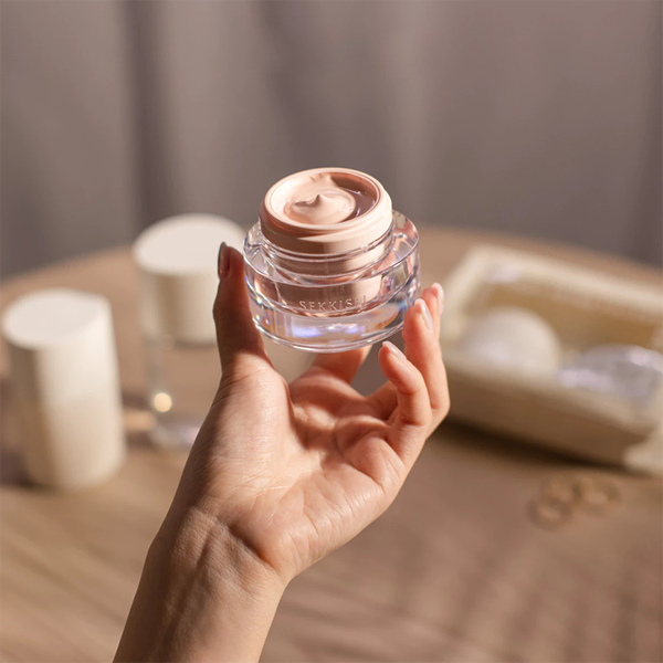 Kem Dưỡng Da Ngày và Đêm Sekkisei Clear Wellness Tinted Cream 40G