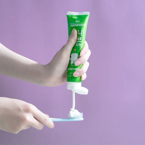 Combo 2 Kem Đánh Răng Lath Beauty Hàn Quốc Honey Herb Giảm Chảy Máu Chân Răng Ngăn Ngừa Viêm Răng ,Hôi Miệng 150gx2 Tặng Kem Đánh Răng Capitano Cho Bé 3+ Hương Dâu 75ml