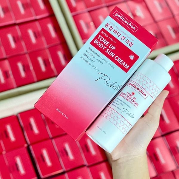 (HSD: 7/2026) Kem Body Dưỡng Da Chống Nắng Petit Cochon Tone Up Body Sun Cream 240ml