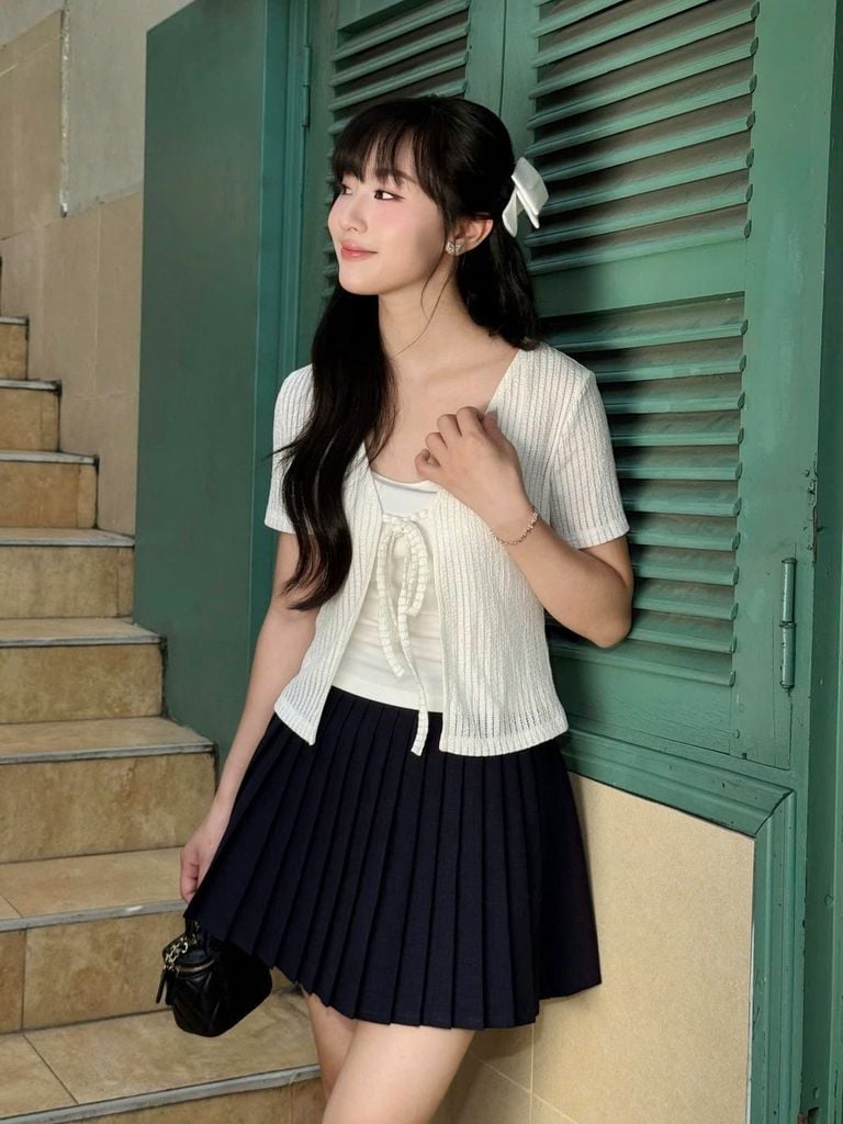 FAT3581 - Áo thun dệt kim vải len dáng ngắn tay cộc phối dây nơ thắt tạo kiểu kèm áo dây mặc trong - JAN.