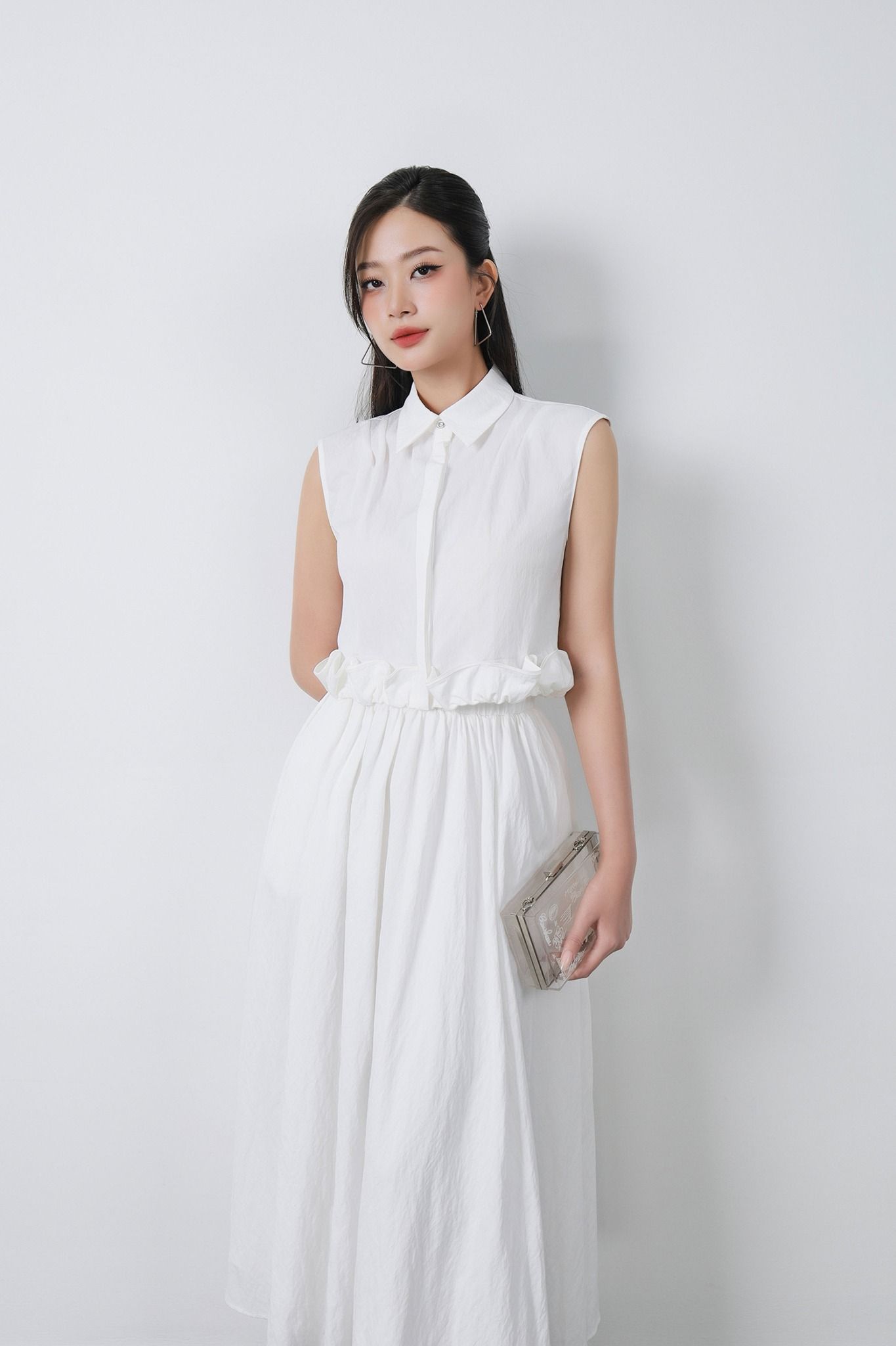 BAS13302 - Áo sơ mi kiểu vải tuytsi dáng lửng cổ đức gấu áo phối viền nhún tạo kiểu cài khuy thân trước - PANTIO