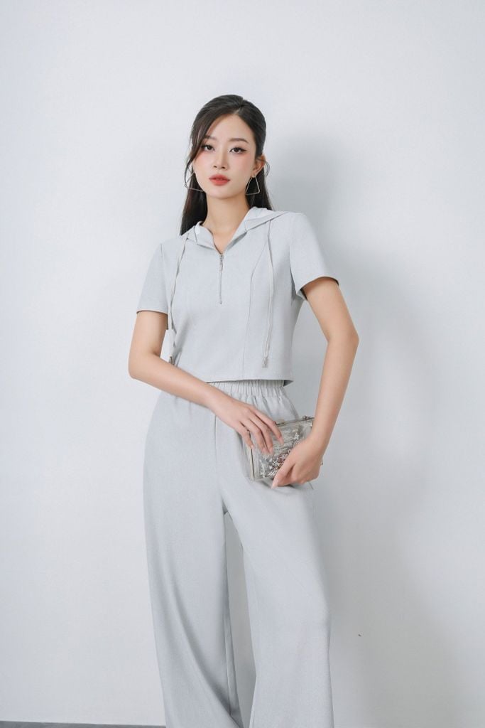 BAT33492 - Áo bộ thể thao vải len dáng croptop có mũ ngực áo phối khóa kim loại - PANTIO