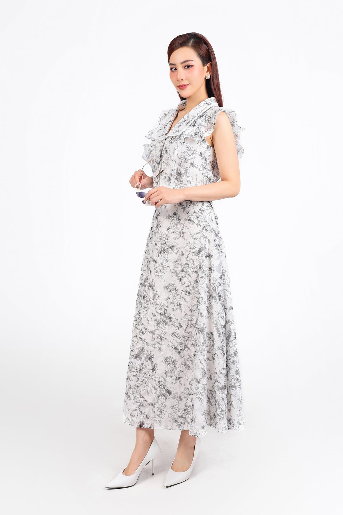 BAS13373 - Áo sơ mi công sở vải voan hoa dáng croptop cổ kiểu vai cánh tiên cài khuy trước - PANTIO