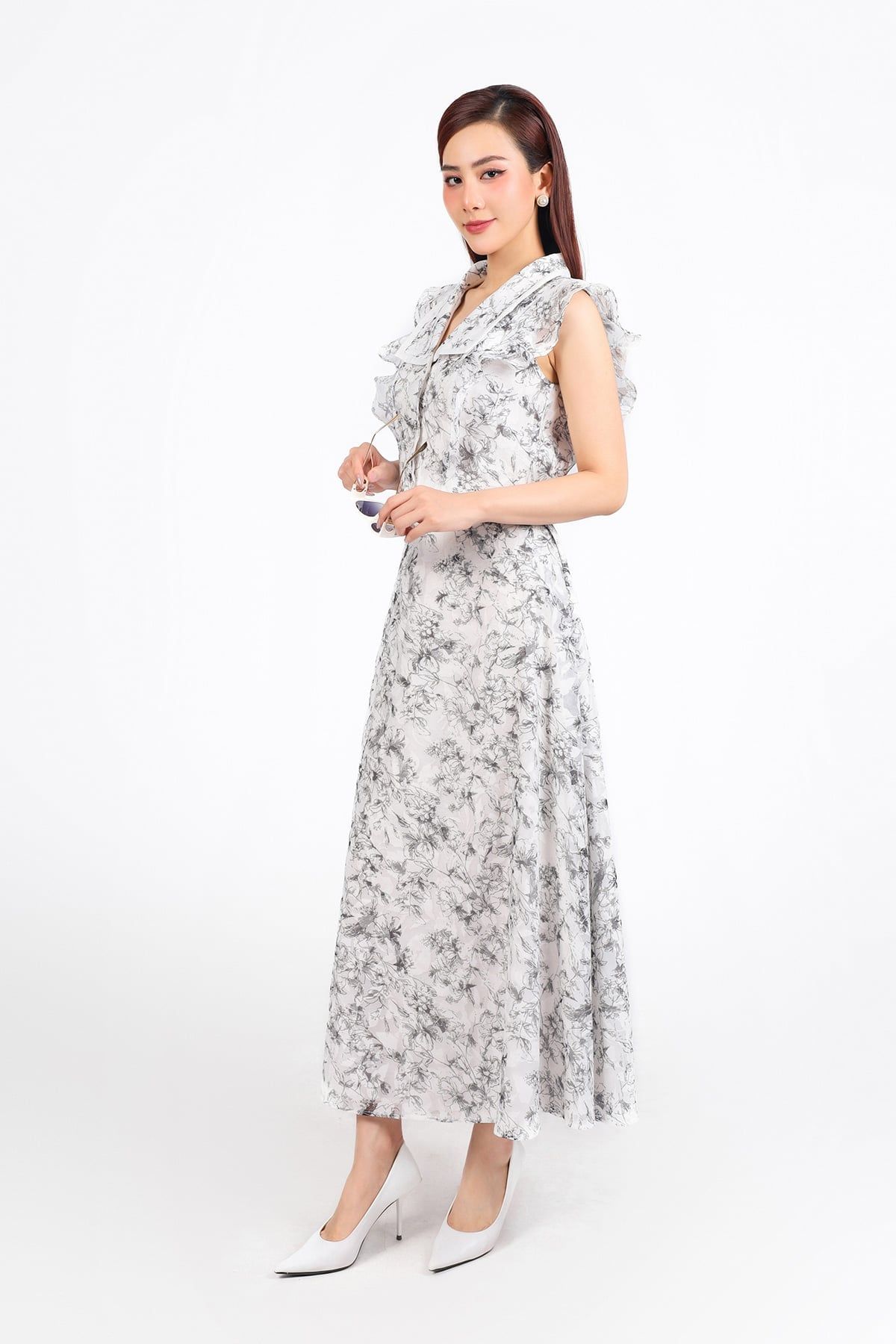 BAS13373 - Áo sơ mi công sở vải voan hoa dáng croptop cổ kiểu vai cánh tiên cài khuy trước - PANTIO