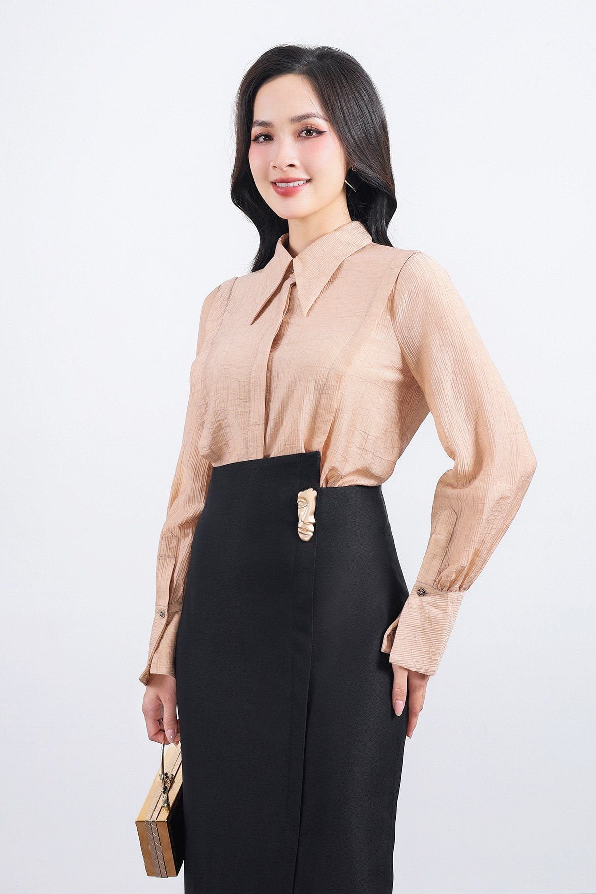 FJD51264 - Chân váy dài vải thô dáng suông eo phối vạt lệch tạo kiểu kèm phụ kiện kim loại thời trang - PANTIO