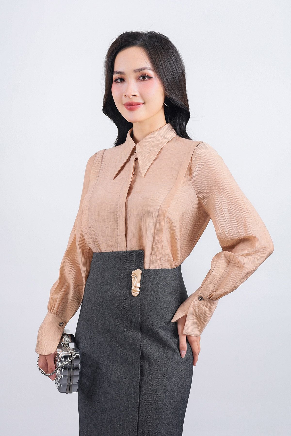 FJD51264 - Chân váy dài vải thô dáng suông eo phối vạt lệch tạo kiểu kèm phụ kiện kim loại thời trang - PANTIO